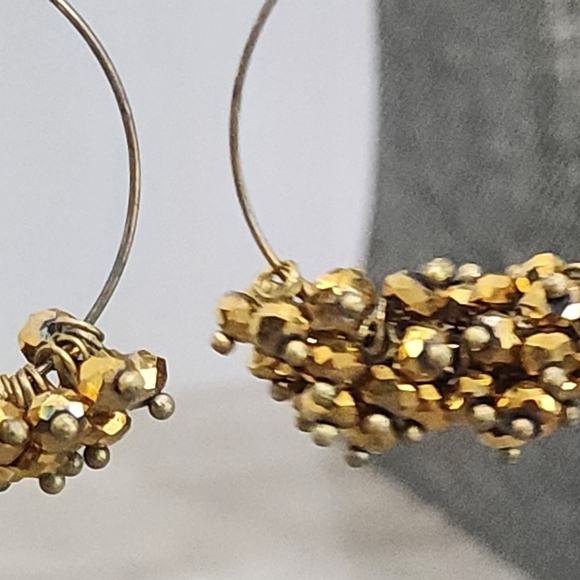 Cluster hoop earrings - Picture 3 of 6